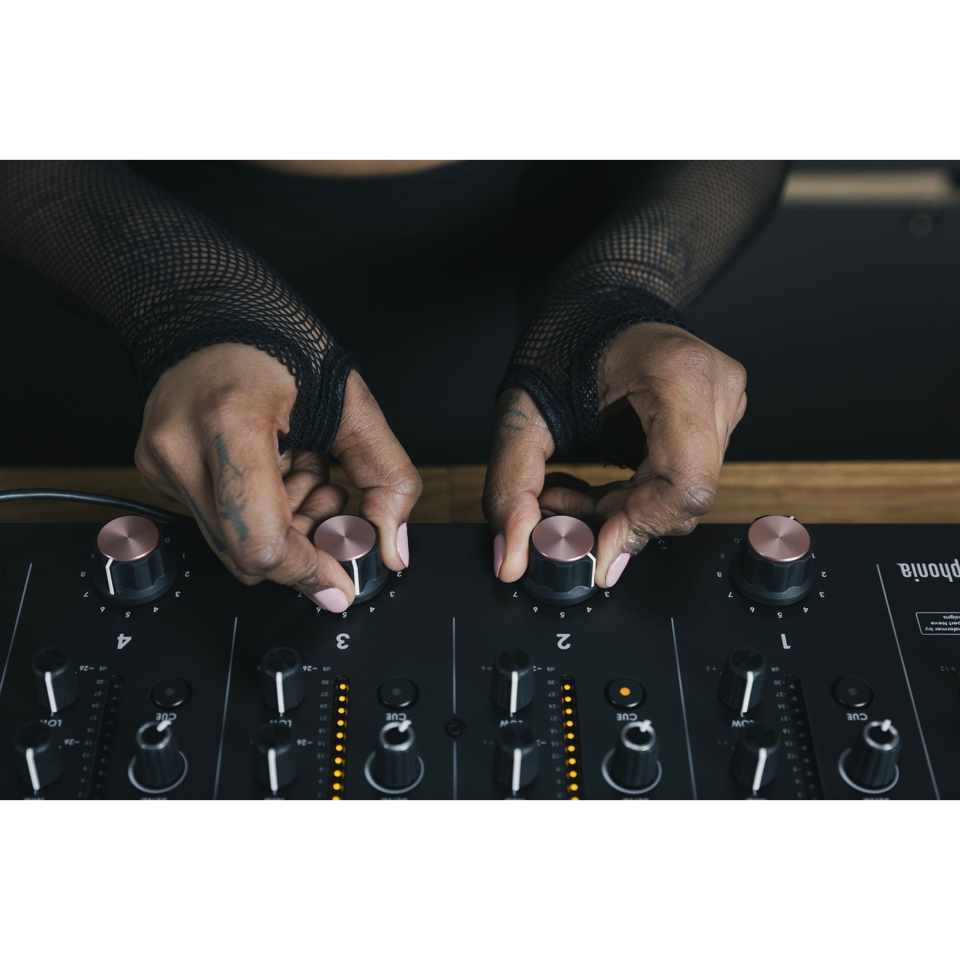 AlphaTheta Euphonia Professional 4-Channel Rotary Mixer(Alphatheta Euphonia Professional 4 Channel Rotary Mixer)