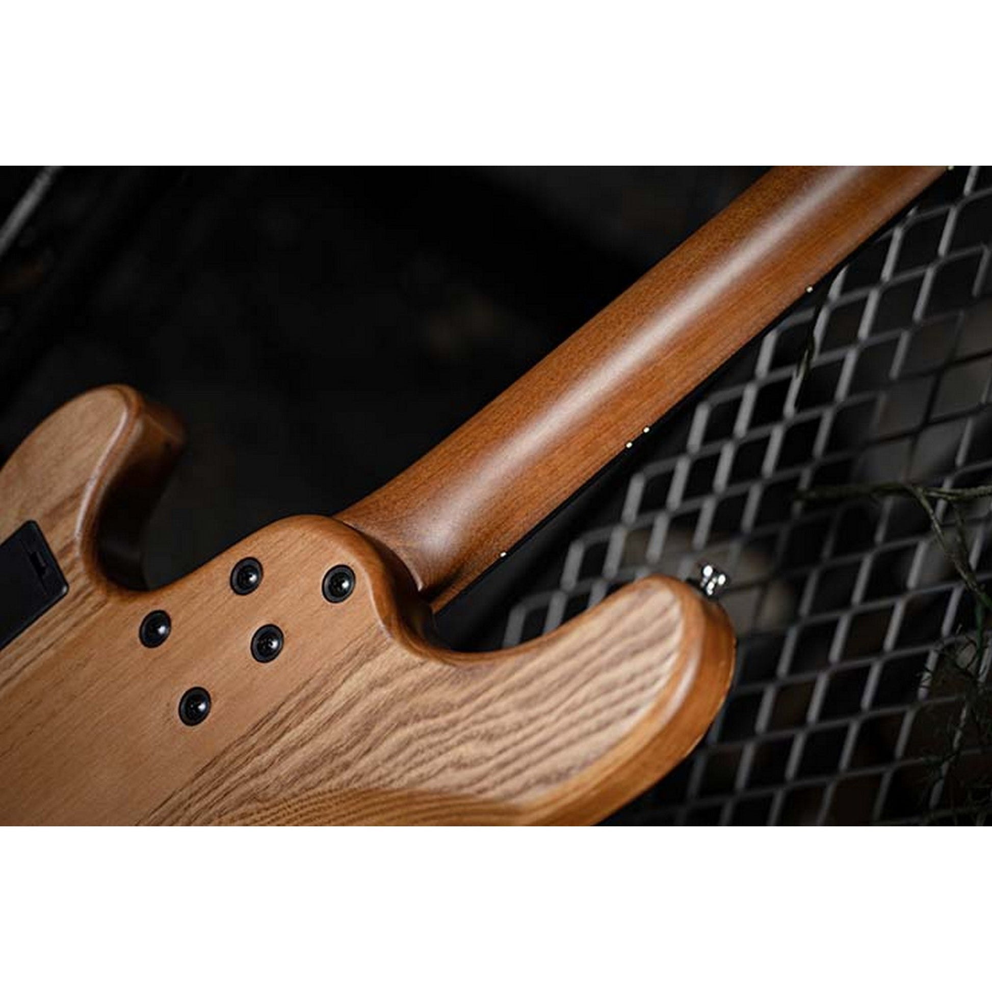  Cort GB-Modern 4 String Bass Guitar With Case(Cort Gb Modern 4 String Bass Guitar With Case)
