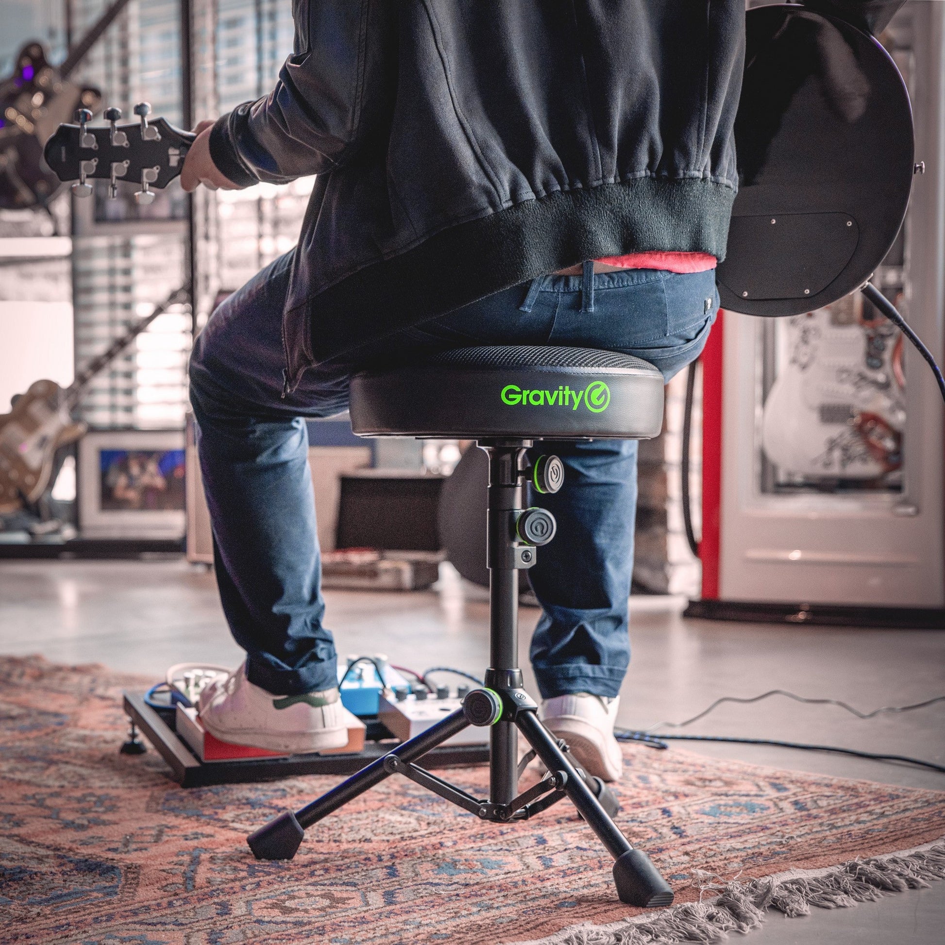  Gravity FD SEAT 1 Round Musicians Stool Foldable, Adjustable Height (Used)(Gravity Fd Seat 1 Round Musicians Stool Foldable Adjustable Height Used)
