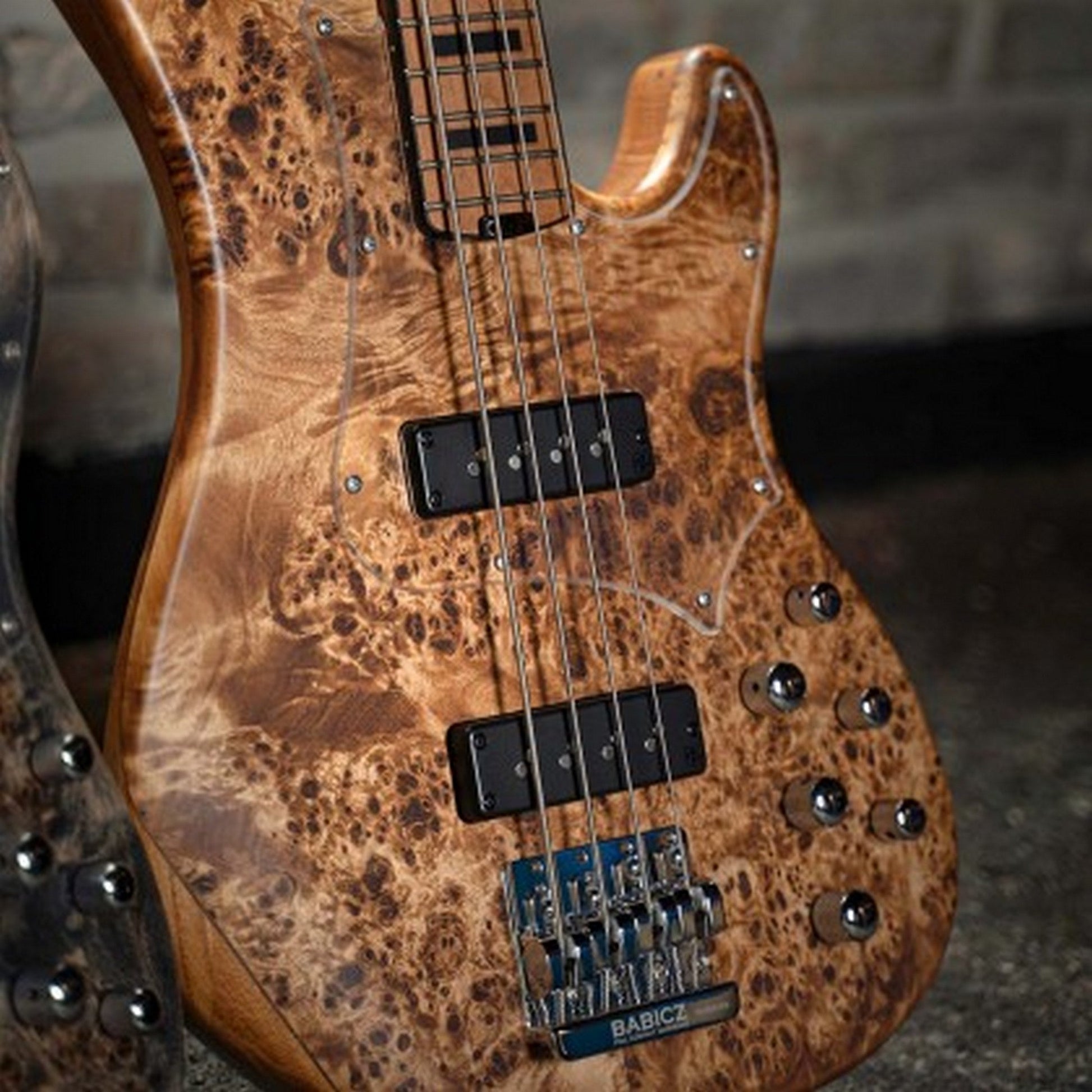  Cort GB-Modern 4 String Bass Guitar With Case(Cort Gb Modern 4 String Bass Guitar With Case)