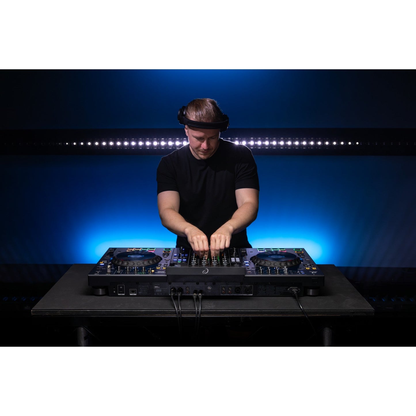  AlphaTheta XDJ-AZ 4-Channel Professional All-In-One DJ Controller System(Alphatheta Xdj Az 4 Channel Professional All In One Dj Controller System)